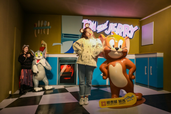  杭州城西银泰城 美陈网站 美陈前沿 