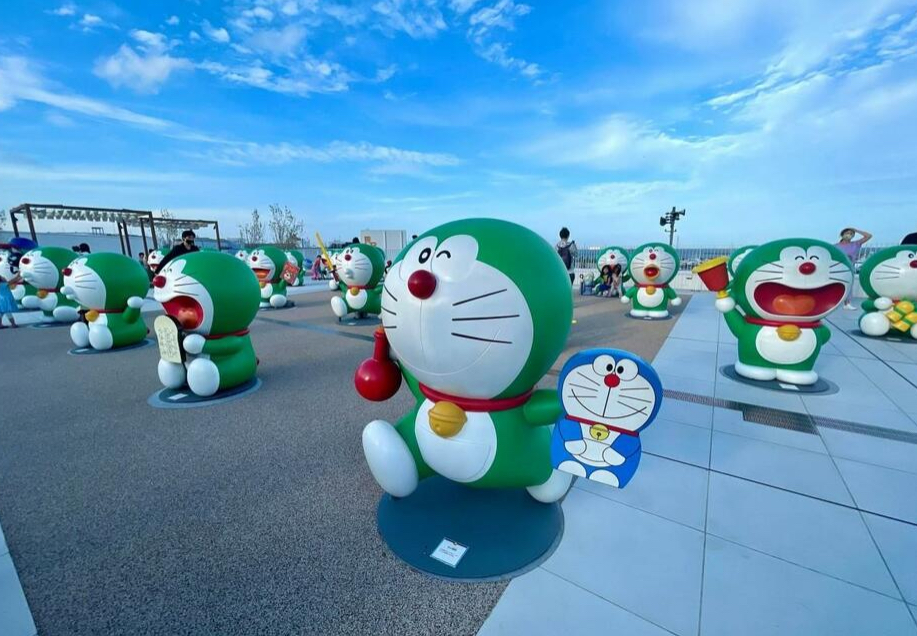 听说哆啦A梦换绿衣裳了，48只不同姿态秒变环保形象展览活动策划装置 美陈网站 美陈前沿 