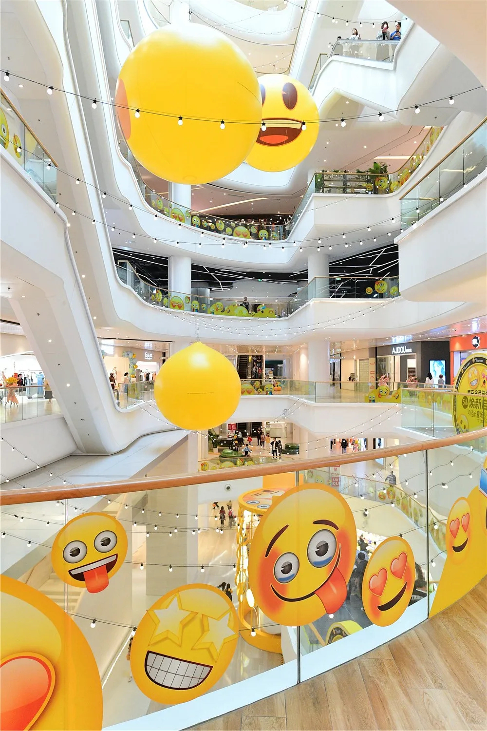 最潮IP emoji重磅打造emoji park活动策划，速来观摩打卡 美陈网站 美陈前沿 