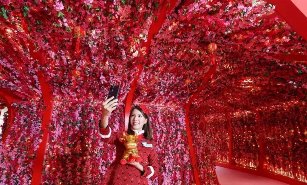 APM牛年「金牛祈福游乐园」时尚美陈活动策划兼备了艺术与互动科技 美陈网站 美陈前沿 