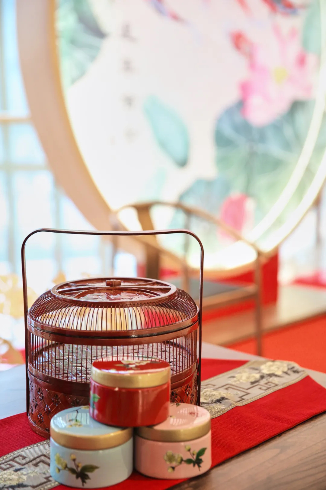 解锁时髦精们都喜欢凹造型的「年·有余」新春主题美陈活动策划吧 美陈网站 美陈前沿 