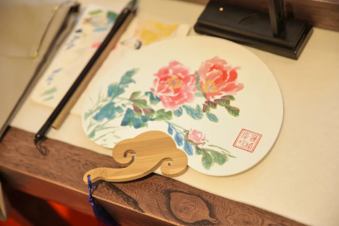 解锁时髦精们都喜欢凹造型的「年·有余」新春主题美陈活动策划吧 美陈网站 美陈前沿 