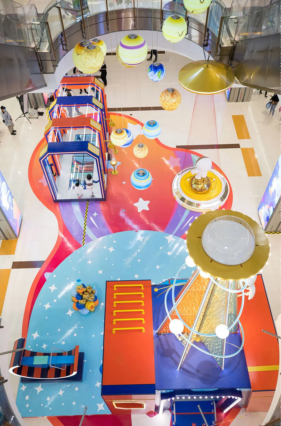 罗宾森广场今年的圣诞节主题展览活动策划已牵手太空，去遨游吧 美陈网站 美陈前沿 