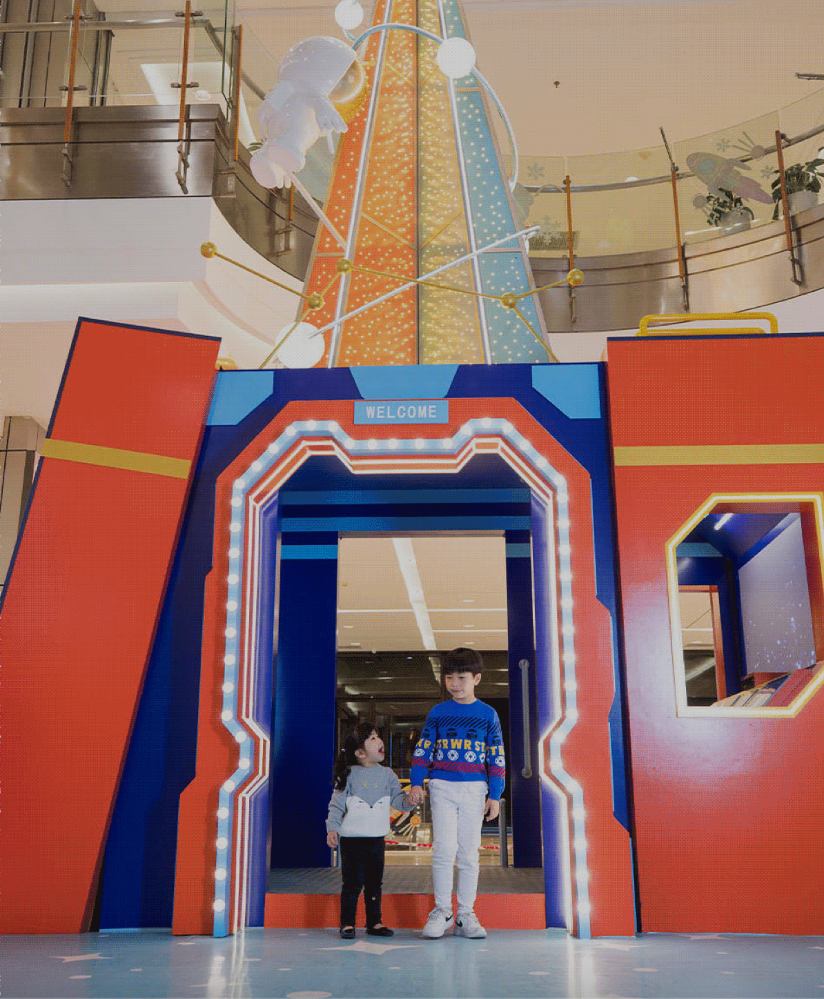 罗宾森广场今年的圣诞节主题展览活动策划已牵手太空，去遨游吧 美陈网站 美陈前沿 