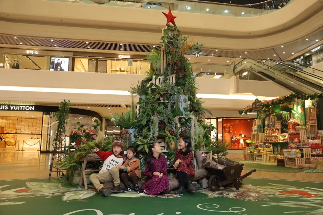 《It's ChristmasTime》圣诞活动策划呈现了一场典雅绿色圣诞 美陈网站 美陈前沿 