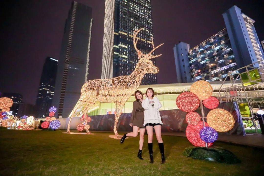 与「闪·森寻光之旅」展览活动策划的奇珍异兽同追寻万物之源 美陈网站 美陈前沿 