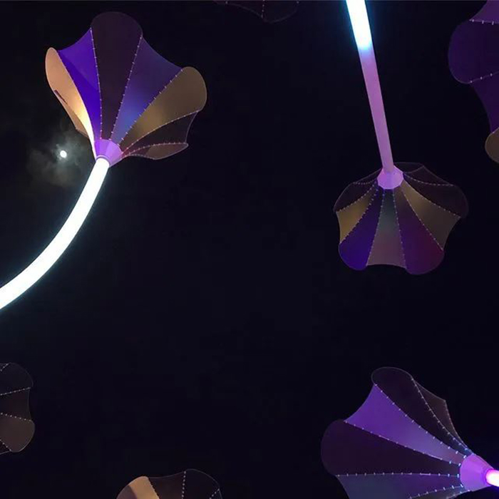 艺术展览活动装置留声机，用巨大的“喇叭花”激活你安静的夜晚 美陈网站 美陈前沿 