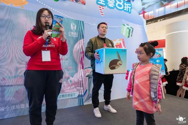 圣诞主题快闪店邀你打卡兑换愿望“亲”单，还BilingBilingBiling的 美陈网站 美陈前沿 