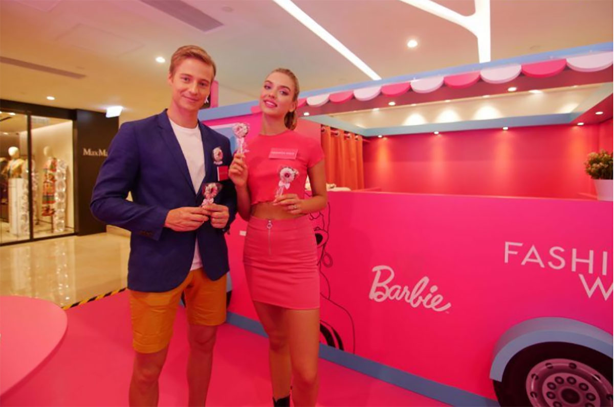 Barbie60岁展现身铜锣湾Fashion Walk 美陈网站 美陈前沿 