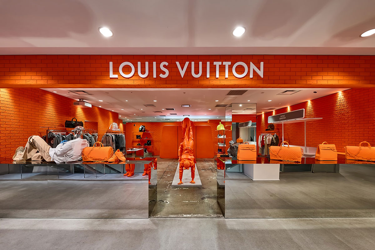 在日本的这家Louis Vuitton快闪店居然还有一座小城堡 美陈网站 美陈前沿 