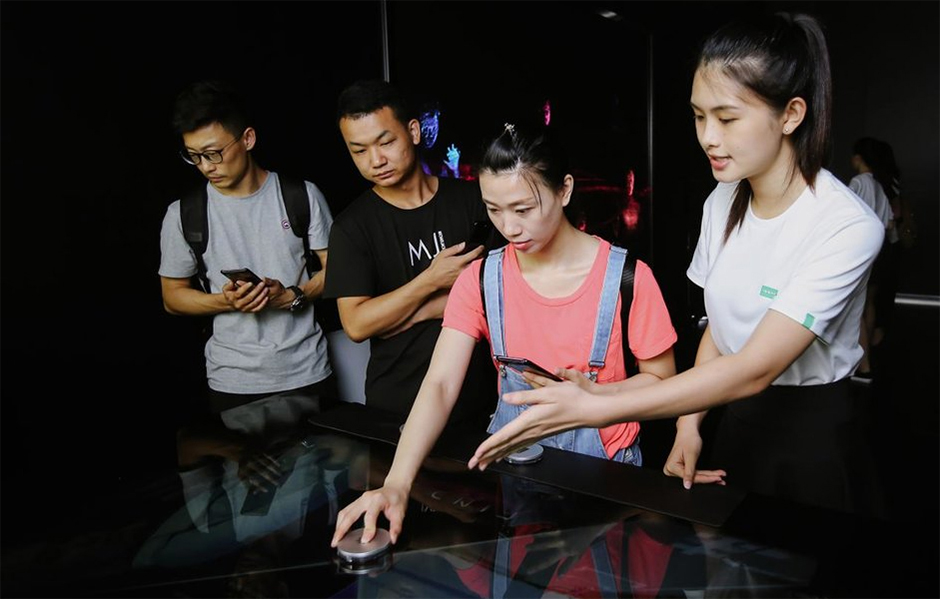 科幻风的OPPO快闪店策划再次刷新了体验感 美陈网站 美陈前沿 