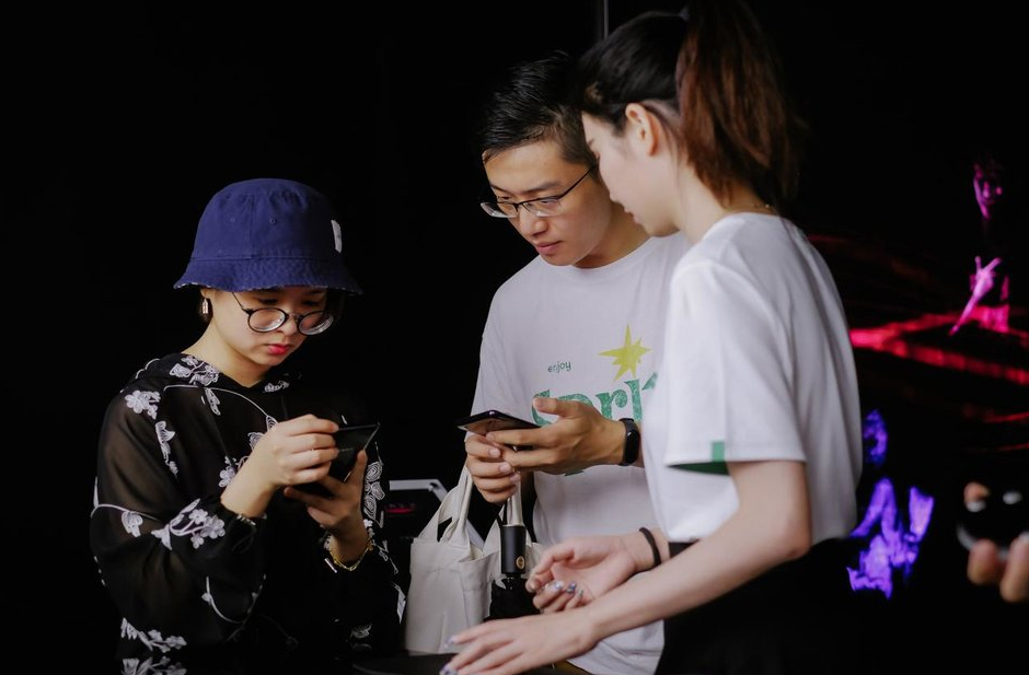 科幻风的OPPO快闪店策划再次刷新了体验感 美陈网站 美陈前沿 