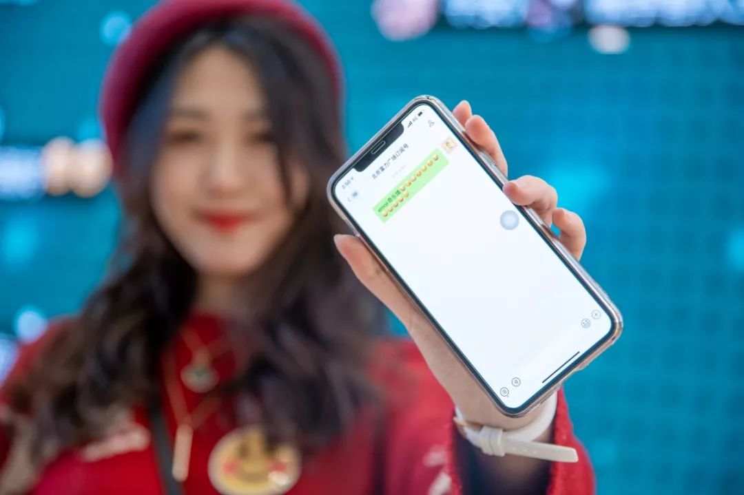 emoji快闪店带你开启一段奇乐之旅，拍照打卡都要你好看 美陈网站 美陈前沿 