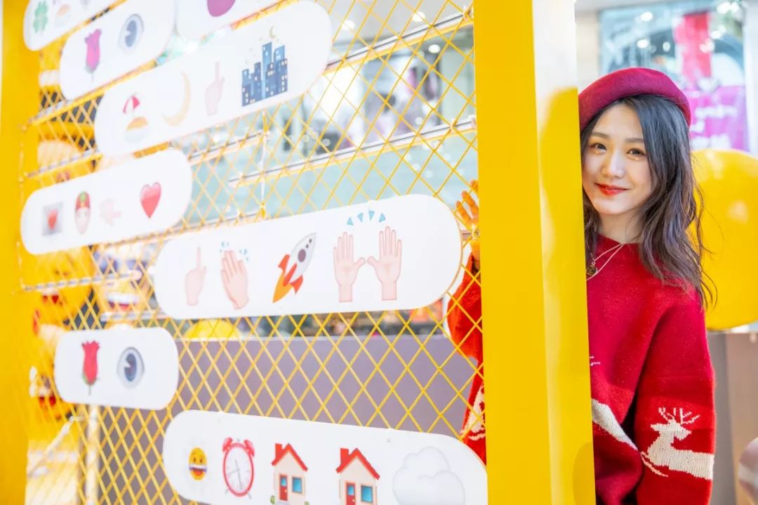 emoji快闪店带你开启一段奇乐之旅，拍照打卡都要你好看 美陈网站 美陈前沿 