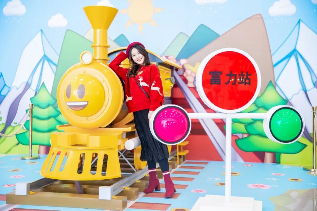 emoji快闪店带你开启一段奇乐之旅，拍照打卡都要你好看 美陈网站 美陈前沿 