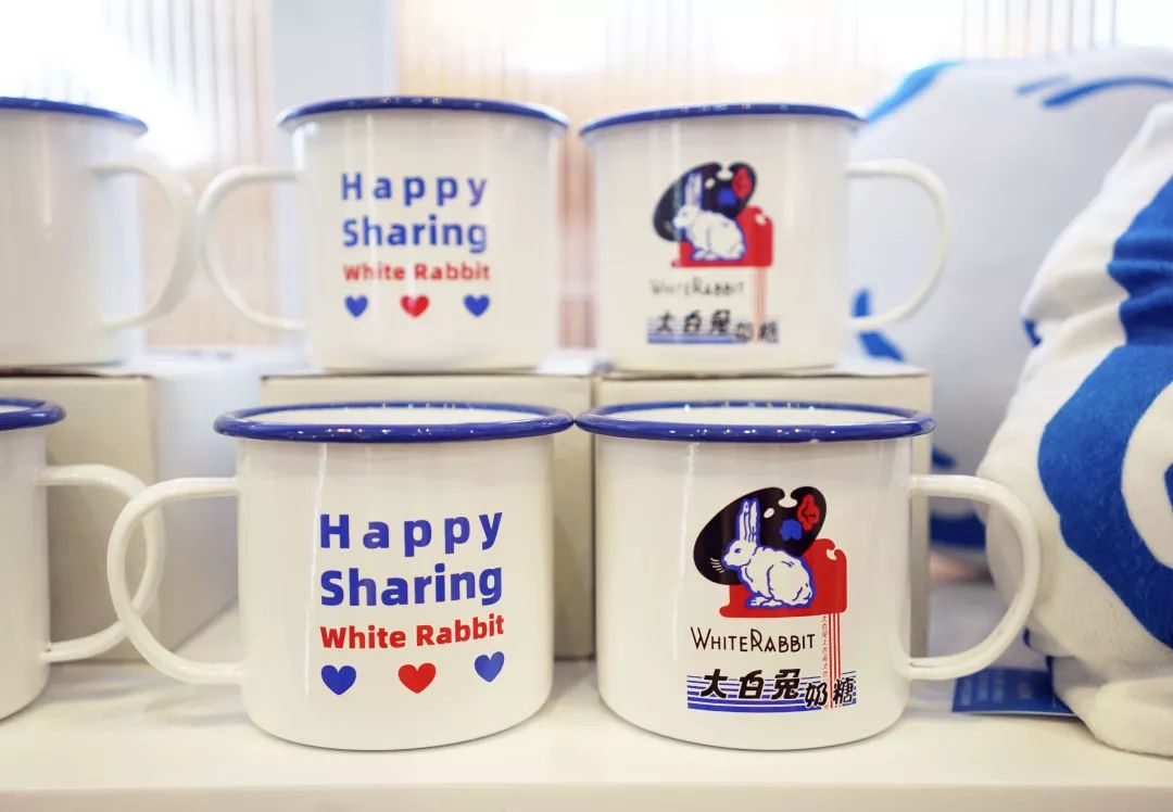 中西合璧快闪店活动经典蓝白配色，甜蜜风暴正版来袭 美陈网站 美陈前沿 