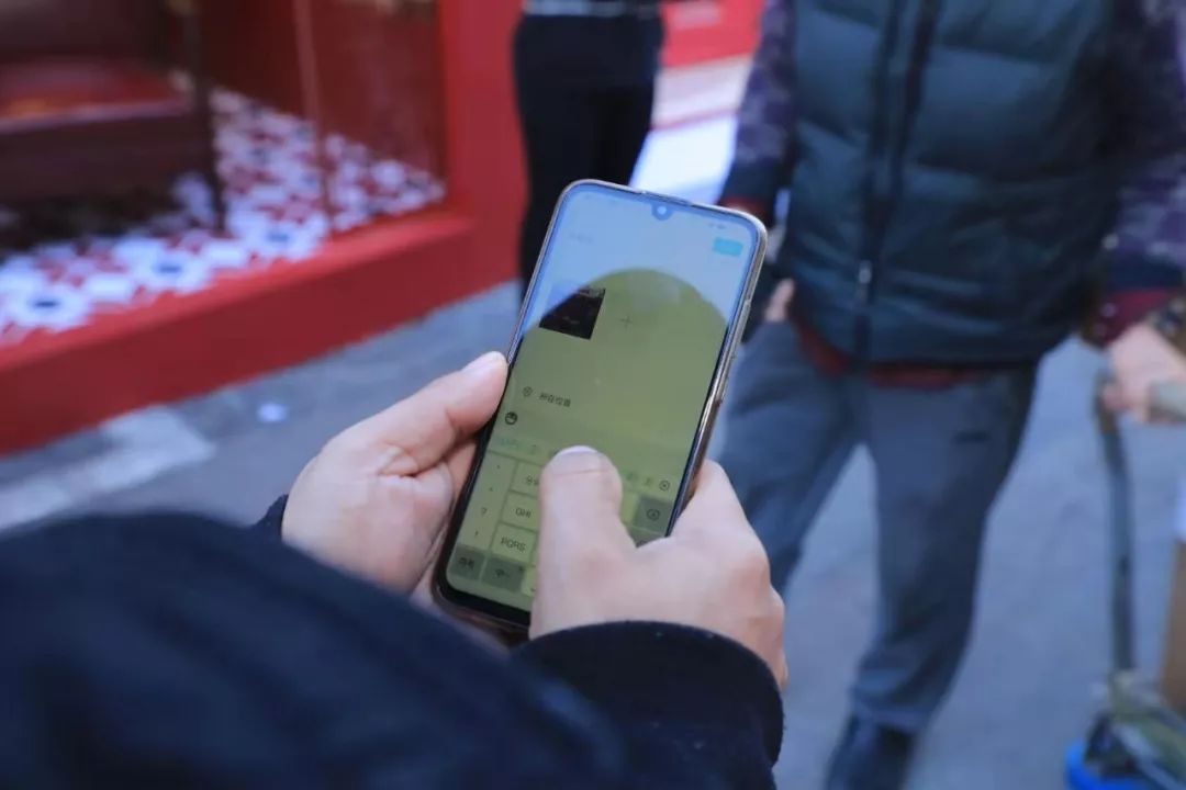 跨界快闪店活动策划承包了整个菜市场的目光，新时代幸福感爆棚 美陈网站 美陈前沿 