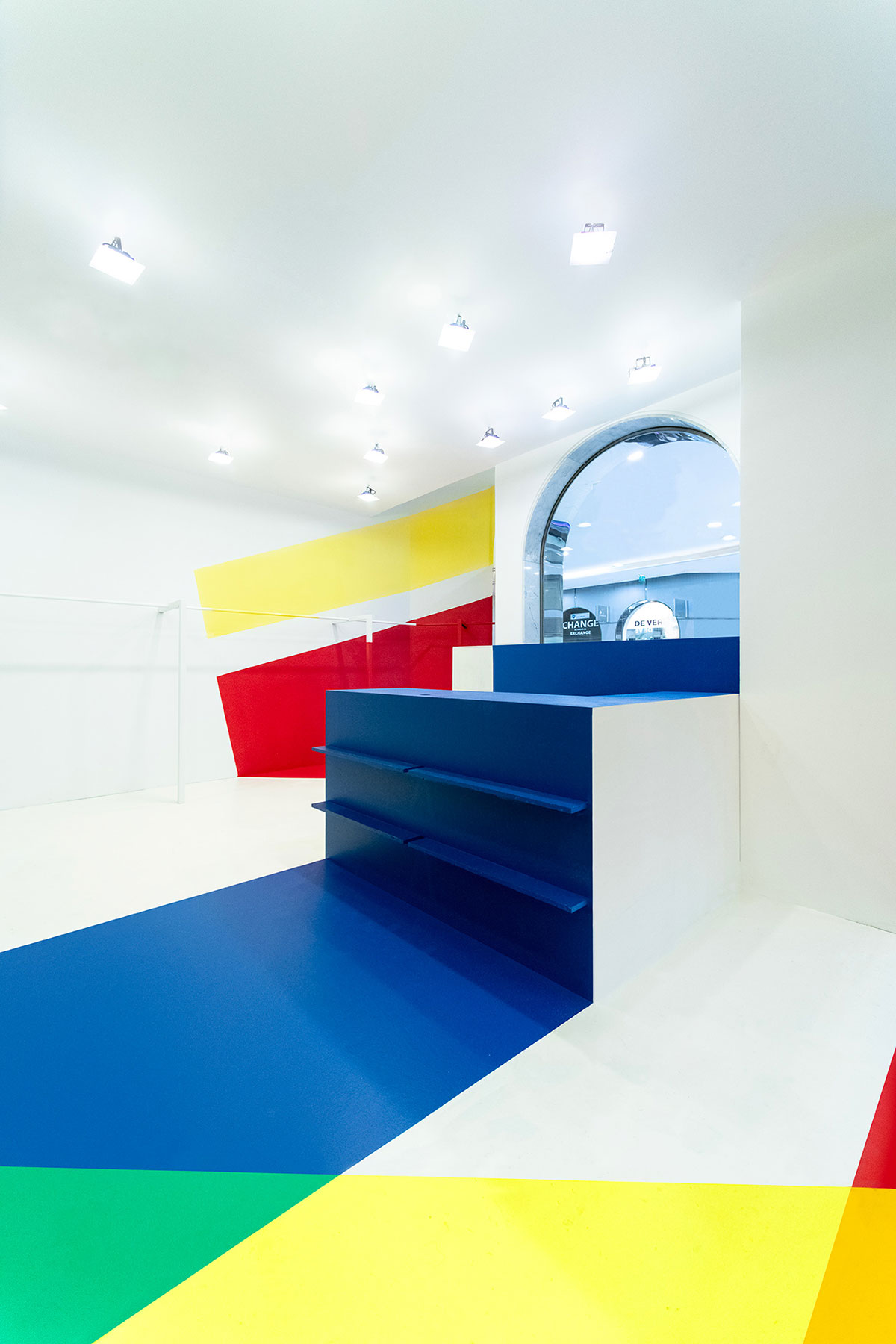 快闪Homecore Paris 8的设计估计是个物理学家，哪哪都是物理学 美陈网站 美陈前沿 