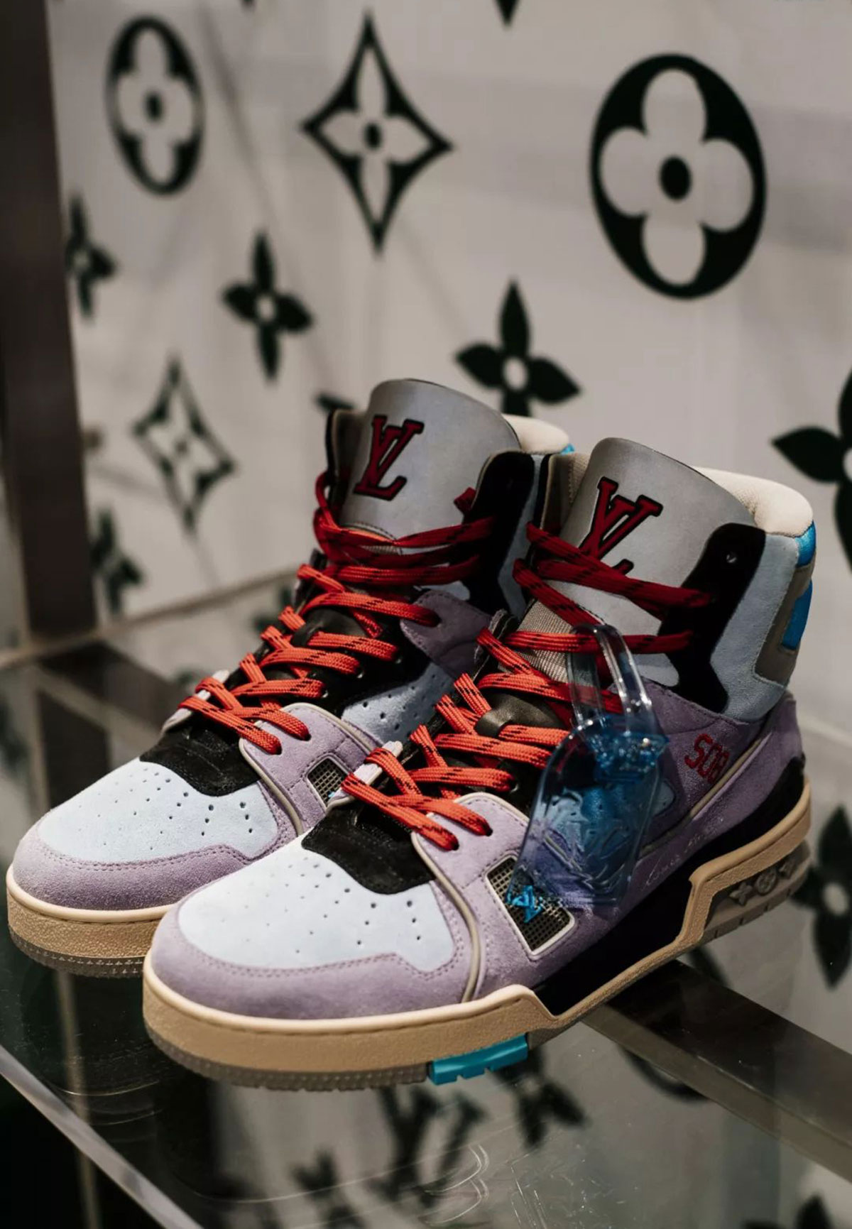 LV上海这家限时快闪店活动换装成绿意盎然奢华质感的游乐场 美陈网站 美陈前沿 