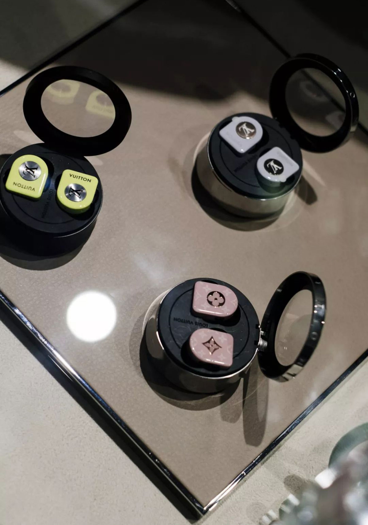 LV上海这家限时快闪店活动换装成绿意盎然奢华质感的游乐场 美陈网站 美陈前沿 