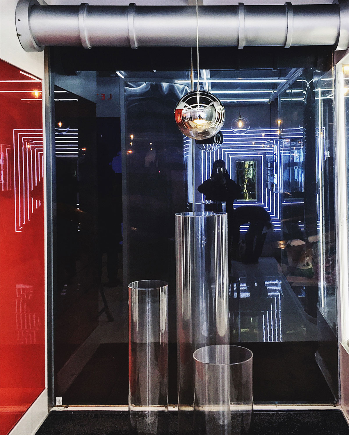 Easternsoo快闪店活动以一个未来感的容器体现了一个生态系统 美陈网站 美陈前沿 