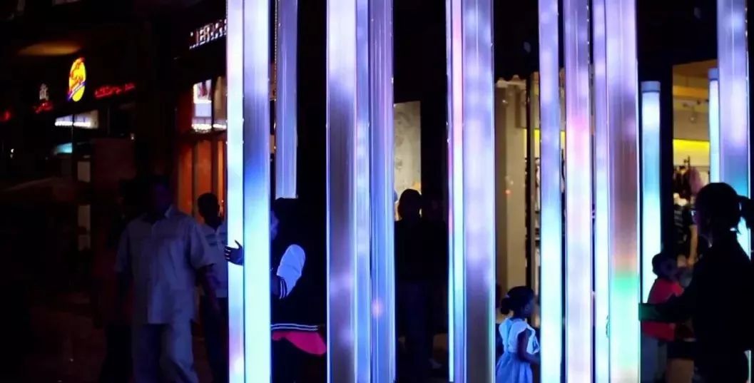 百鸟汇集的沉浸式展览活动让人耳目一新，大自然的鸟舍原来如此 美陈网站 美陈前沿 