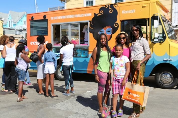 移动式快闪店活动主角竟是一辆礼品卡车，游击派对活动开播咯 美陈网站 美陈前沿 