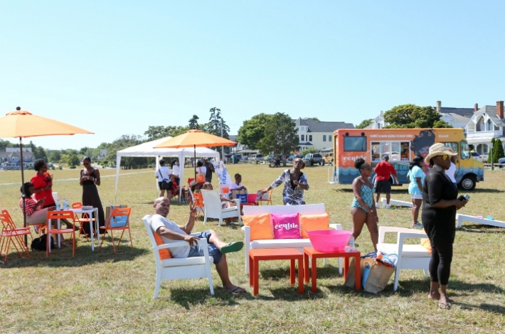 移动式快闪店活动主角竟是一辆礼品卡车，游击派对活动开播咯 美陈网站 美陈前沿 