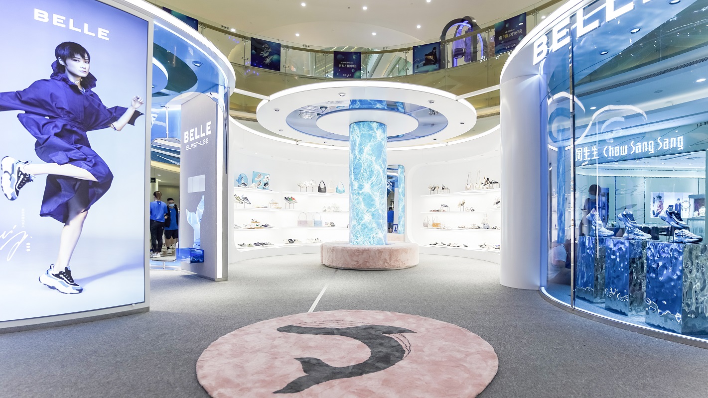 百丽策划了一场和年轻人“浪”在一起的鲸嬉快闪店展览活动 美陈网站 美陈前沿 