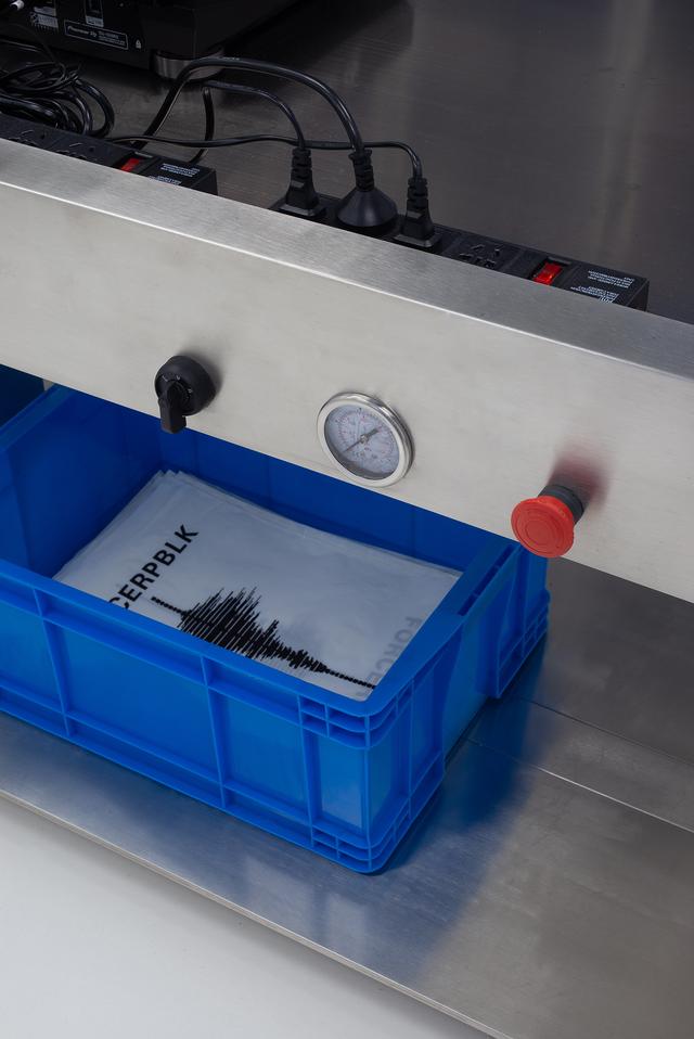 实验室主题的潮牌集合快闪店展览活动策划太街头范了，酷！ 美陈网站 美陈前沿 