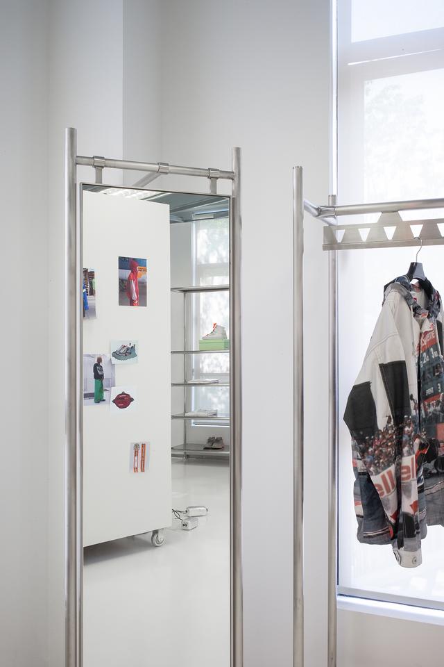 实验室主题的潮牌集合快闪店展览活动策划太街头范了，酷！ 美陈网站 美陈前沿 