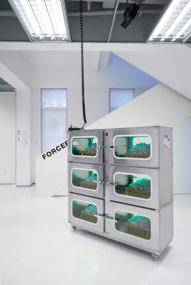 实验室主题的潮牌集合快闪店展览活动策划太街头范了，酷！ 美陈网站 美陈前沿 