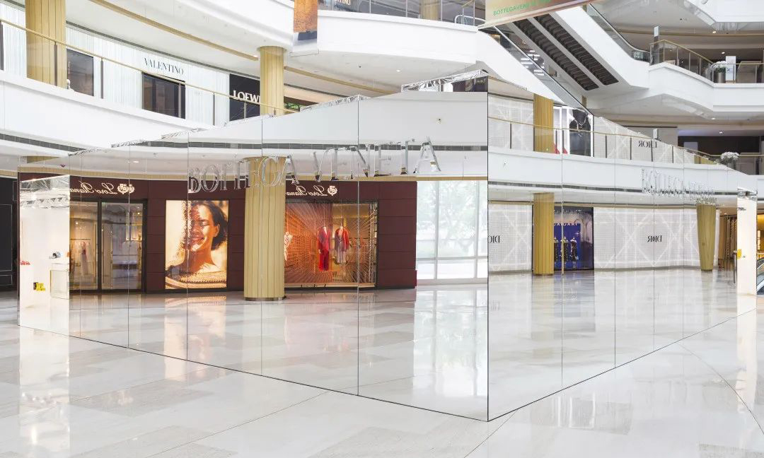 Bottega Veneta早秋发布会暨快闪展览活动反其道而行之，隐身了 美陈网站 美陈前沿 
