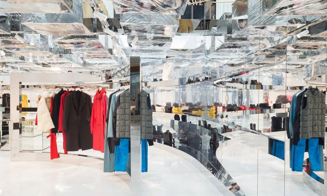 Bottega Veneta早秋发布会暨快闪展览活动反其道而行之，隐身了 美陈网站 美陈前沿 