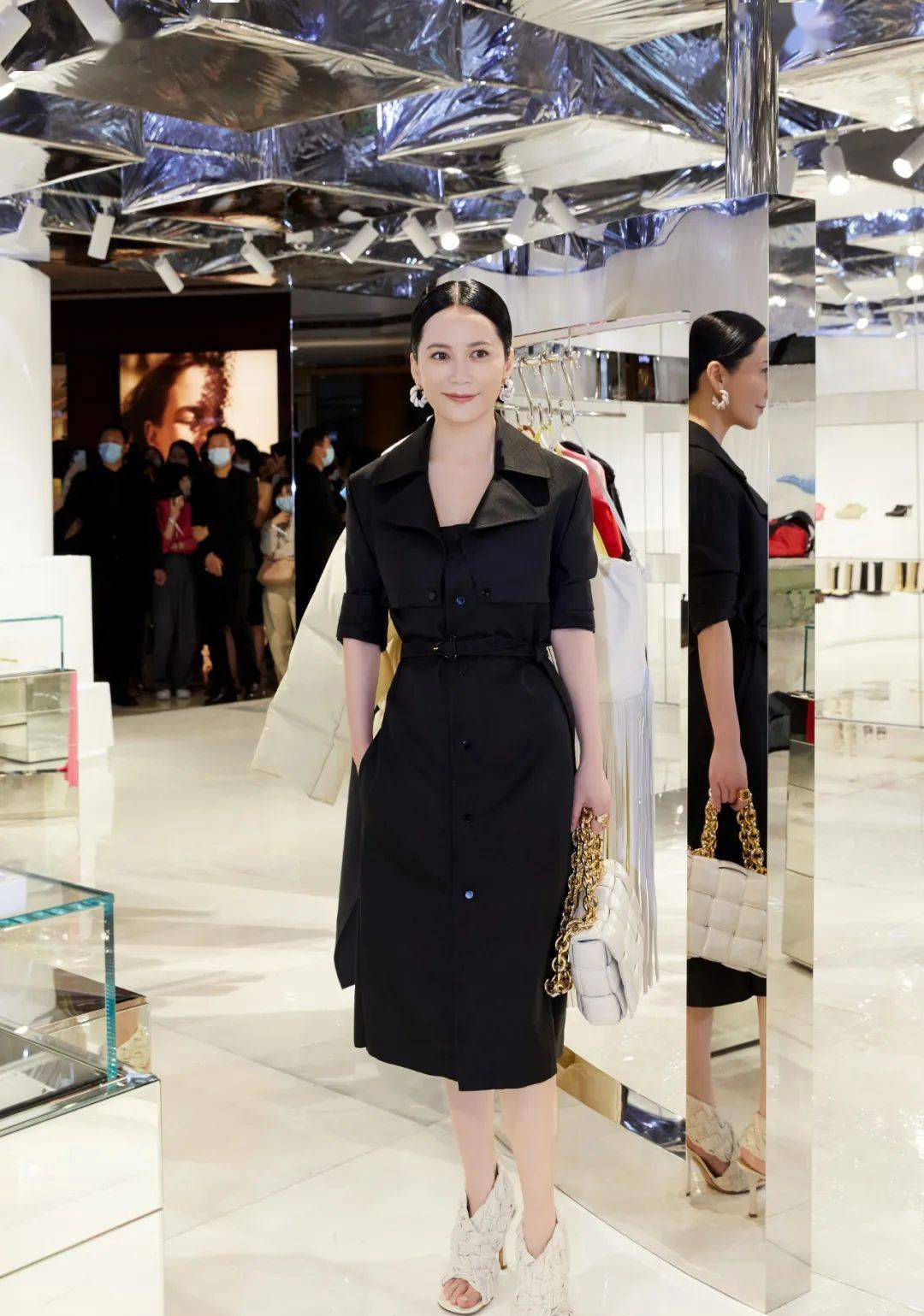Bottega Veneta早秋发布会暨快闪展览活动反其道而行之，隐身了 美陈网站 美陈前沿 