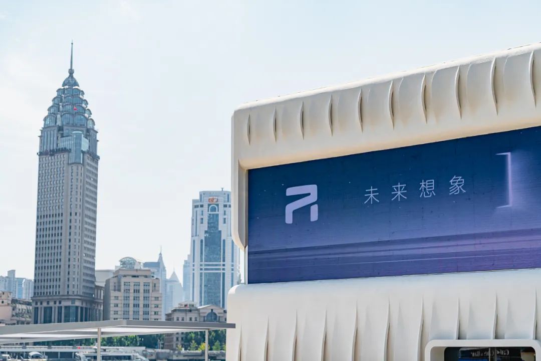 荣威R型魔幻快闪店活动霸气登陆黄浦江畔，策划的景观无敌了 美陈网站 美陈前沿 