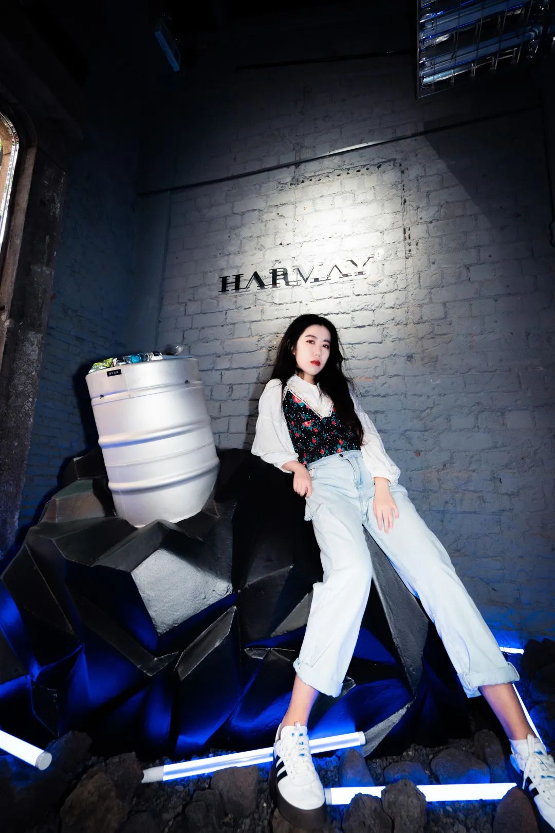 赛博朋克的快闪活动策划要你欣赏星球坠入地球的平行宇宙世界 美陈网站 美陈前沿 