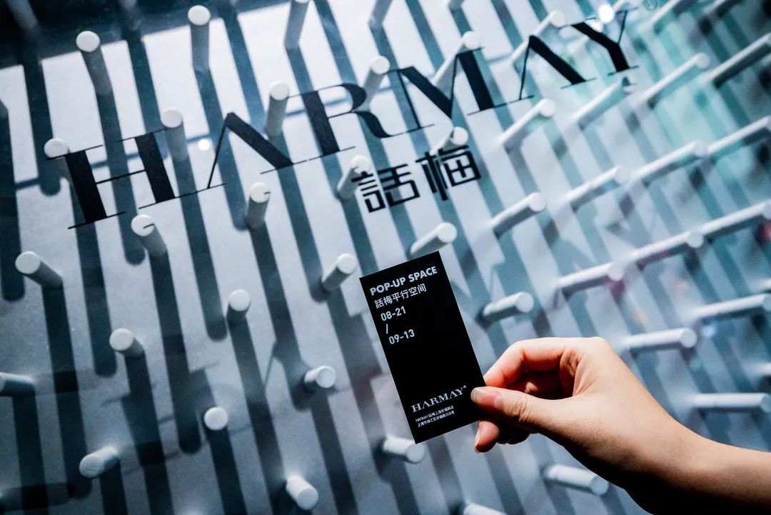 赛博朋克的快闪活动策划要你欣赏星球坠入地球的平行宇宙世界 美陈网站 美陈前沿 