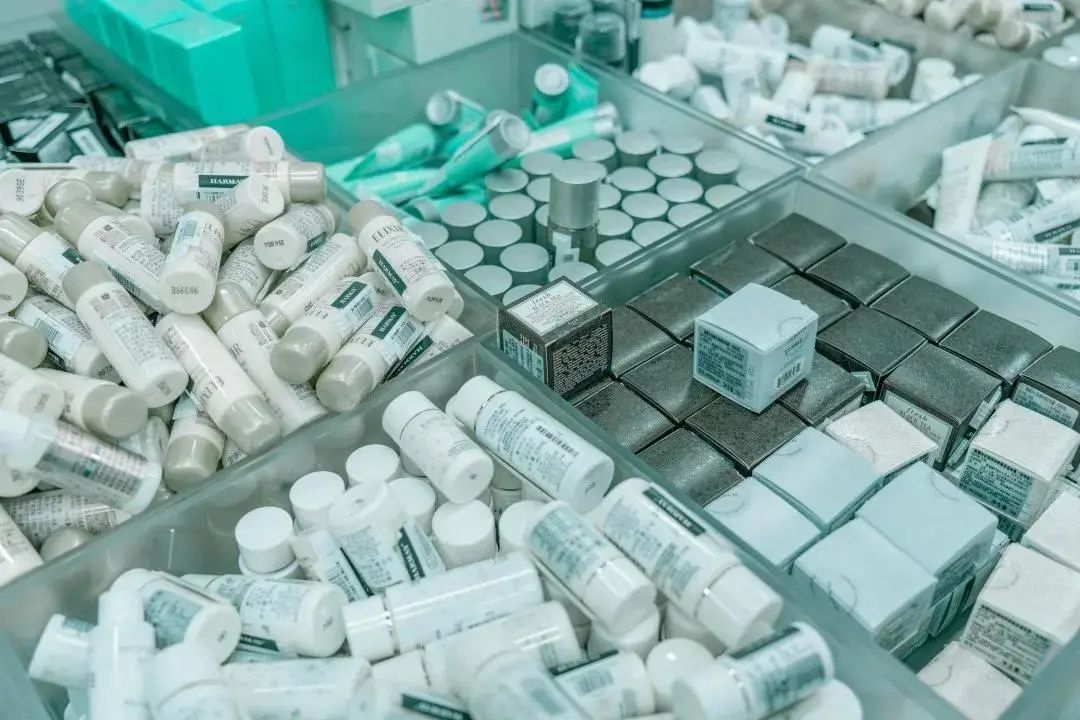 赛博朋克的快闪活动策划要你欣赏星球坠入地球的平行宇宙世界 美陈网站 美陈前沿 