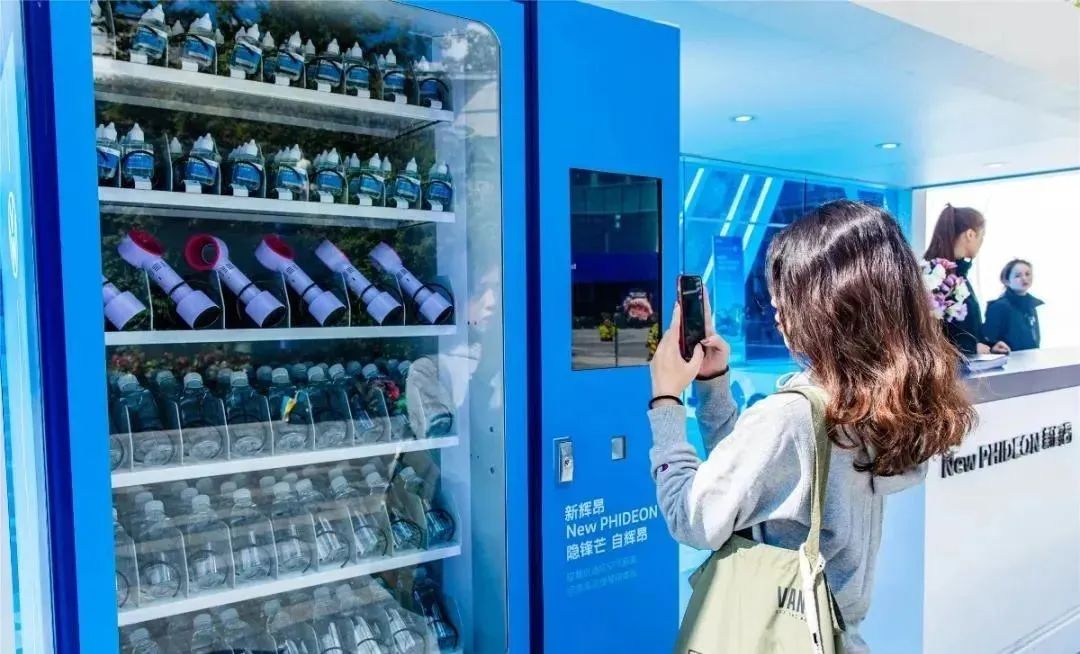 新辉昂空悬概念快闪展览活动策划的空悬隧道体验感超赞 美陈网站 美陈前沿 