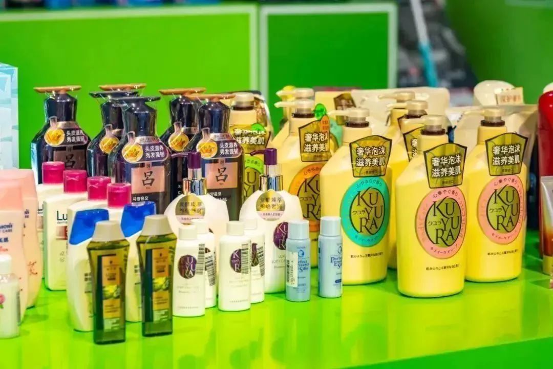 天猫双十一预售选品快闪店活动策划满屏的珊瑚红太震撼了 美陈网站 美陈前沿 