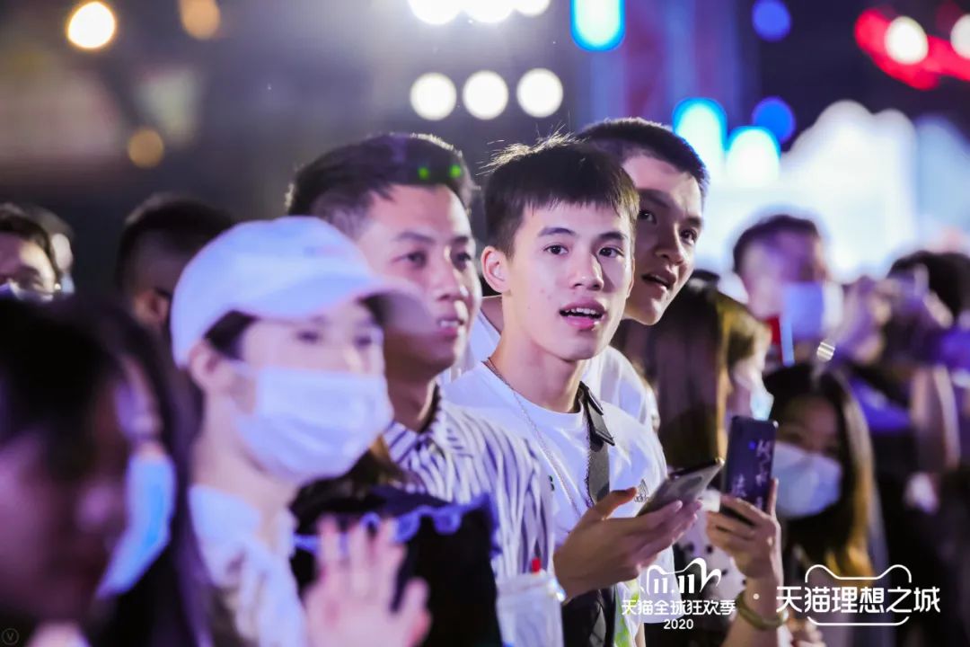 2020双11天猫x广州长隆跨界办了场二三次元的快闪活动策划，够闪 美陈网站 美陈前沿 