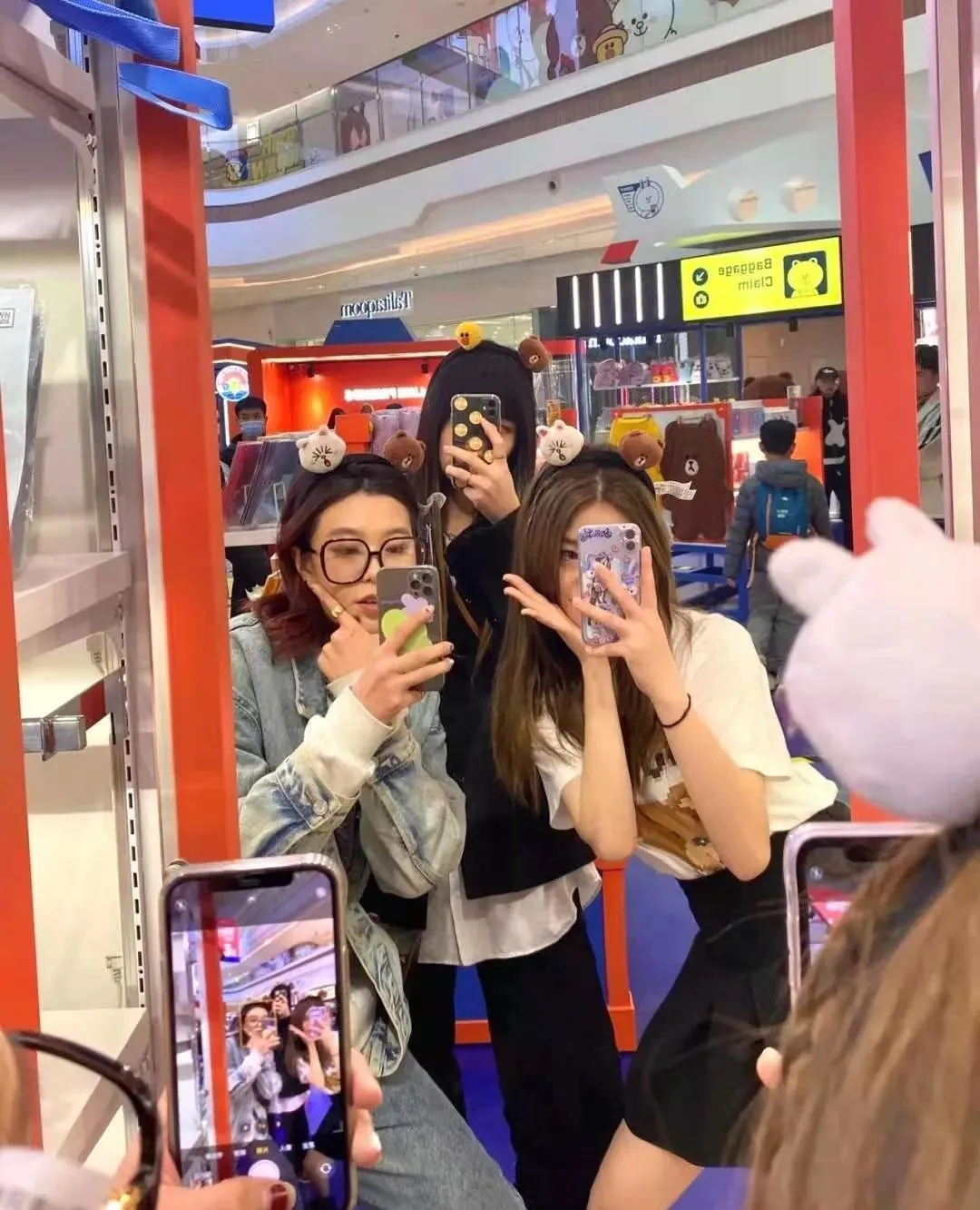 LINE FRIENDS快乐旅行快闪店活动策划精彩亮相，开启春日好时光 美陈网站 美陈前沿 