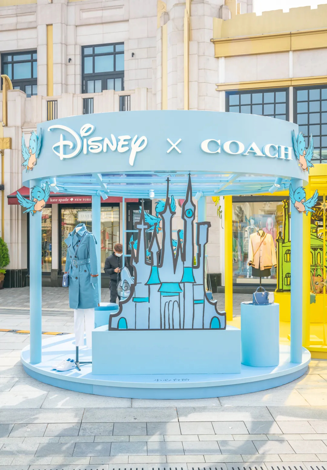 COACH×迪士尼闪耀自我魅力快闪店活动策划为你圆一场公主梦 美陈网站 美陈前沿 