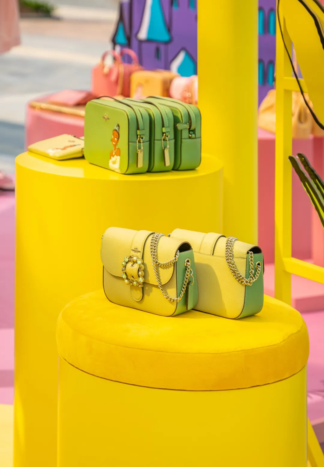 COACH×迪士尼闪耀自我魅力快闪店活动策划为你圆一场公主梦 美陈网站 美陈前沿 