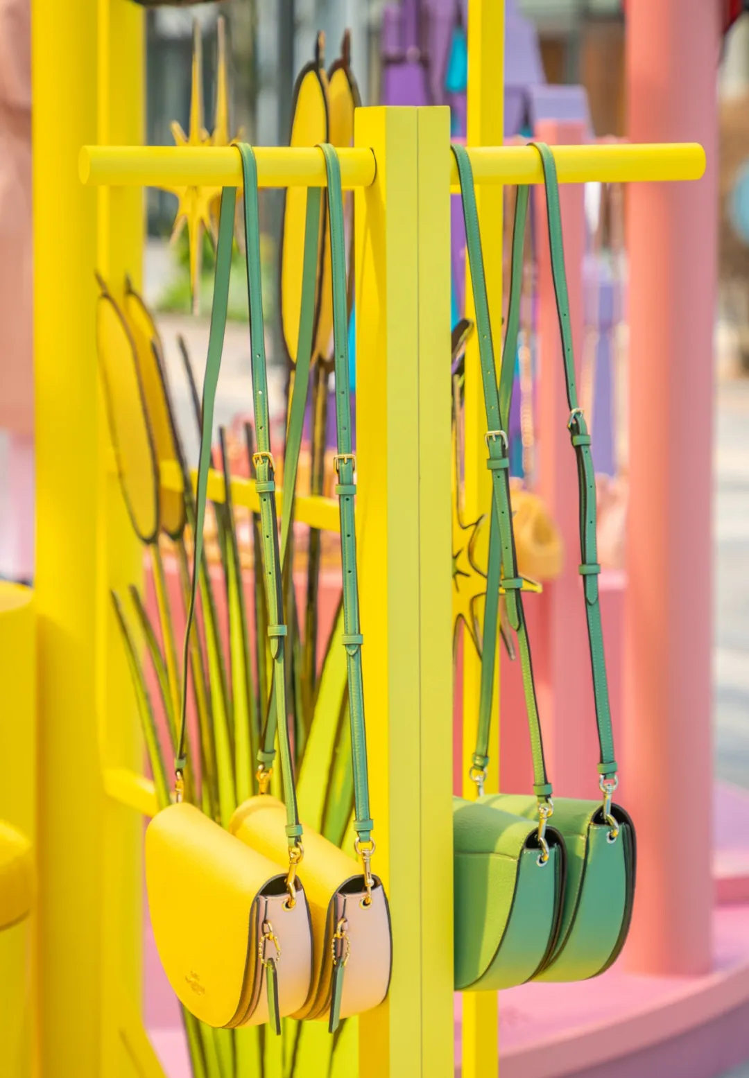 COACH×迪士尼闪耀自我魅力快闪店活动策划为你圆一场公主梦 美陈网站 美陈前沿 