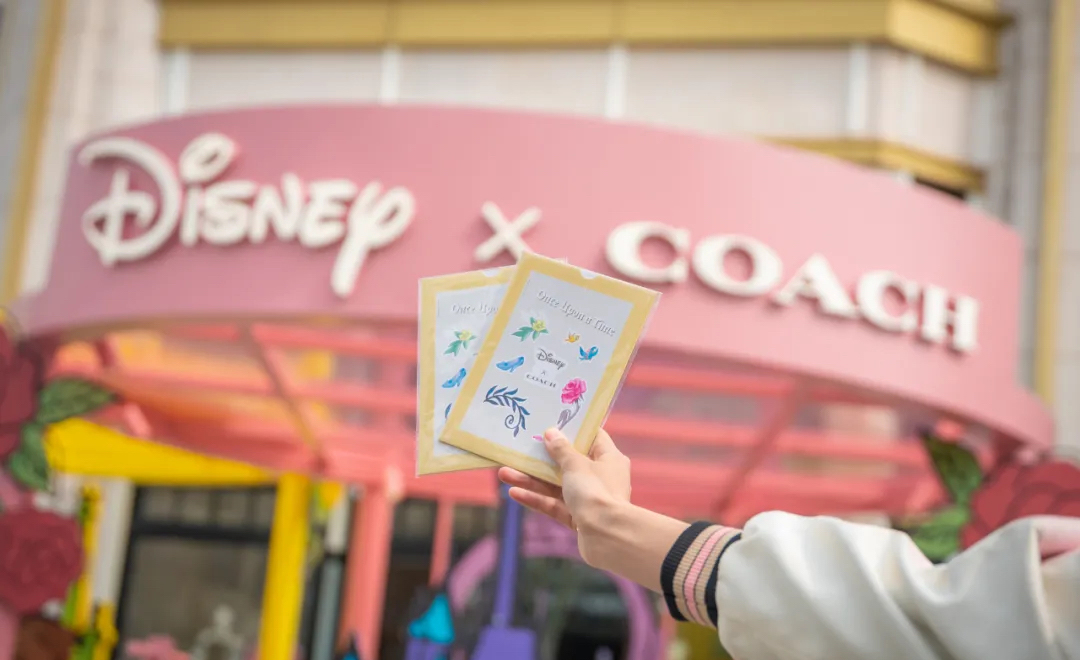 COACH×迪士尼闪耀自我魅力快闪店活动策划为你圆一场公主梦 美陈网站 美陈前沿 