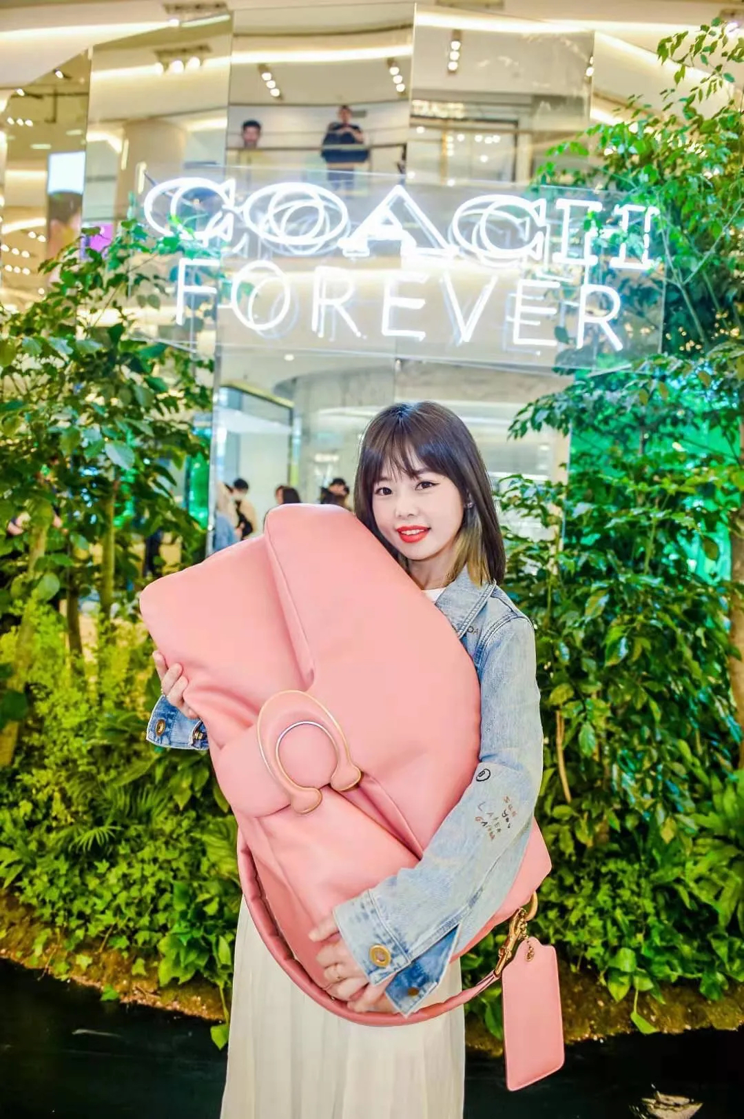 Coach Forever森林秘境快闪店活动策划焕发出春日的灵动气息 美陈网站 美陈前沿 