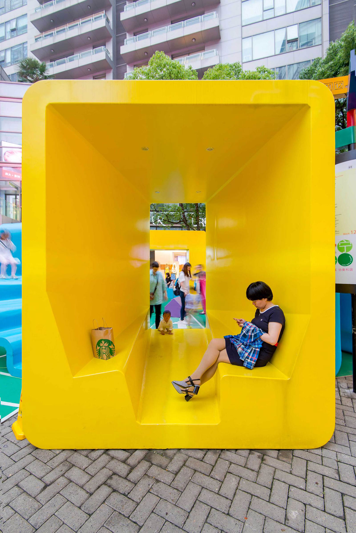 以互动为主导的美陈设计更能吸引游客驻留，同样也带动了周围的商圈 美陈网站 美陈前沿 