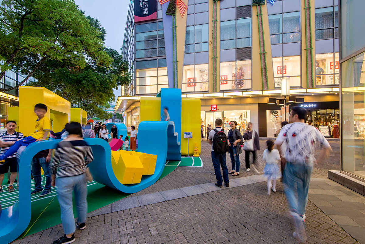 以互动为主导的美陈设计更能吸引游客驻留，同样也带动了周围的商圈 美陈网站 美陈前沿 